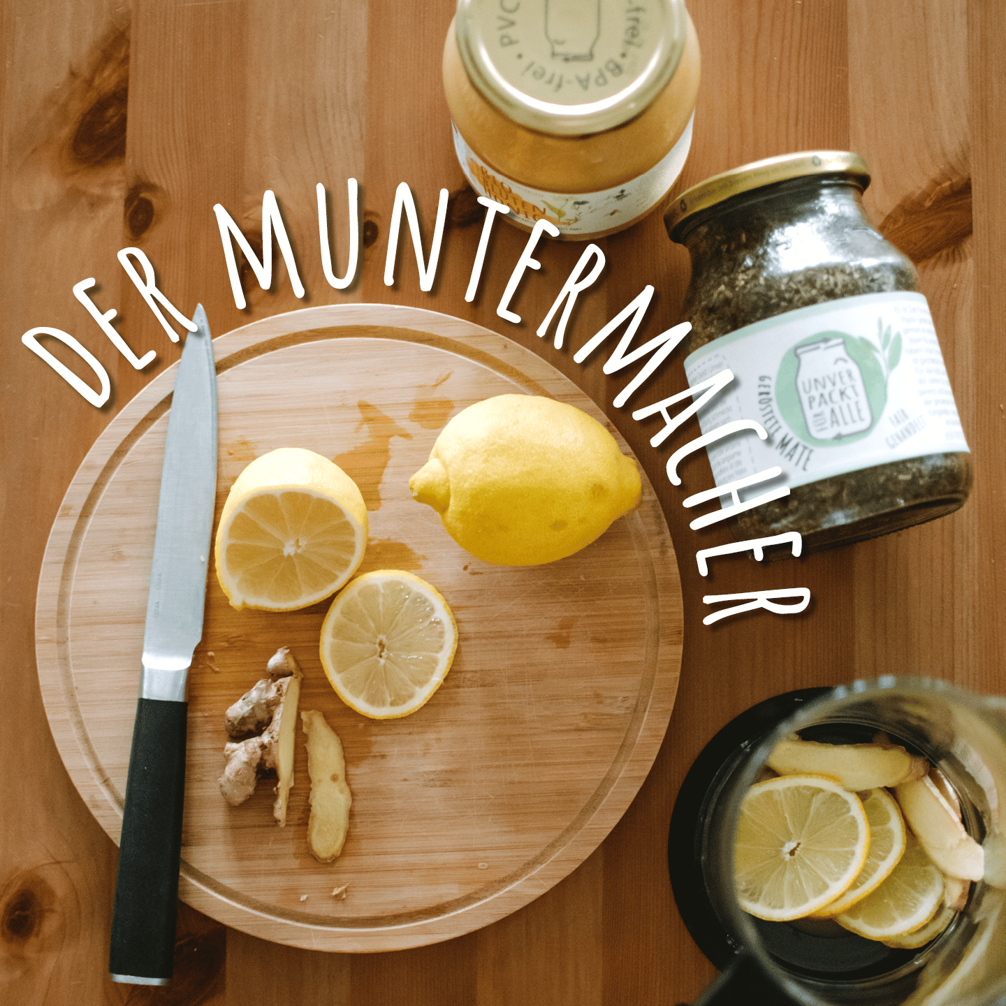 geröstete mate im mehrwegglas mit aufgeschnittener zitrone und ingwer